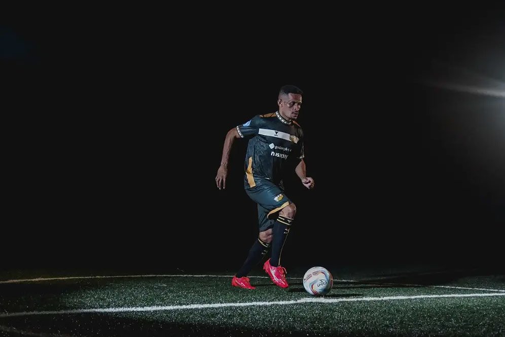 Di Balik Jagonya Ricky Kambuaya Bersama Dewa United, Ada Status Pemain yang Paling Sering Panen Kartu Merah di BRI Liga 1 Musim Ini Di Balik Jagonya Ricky Kambuaya Bersama Dewa United, Ada Status Pemain yang Paling Sering Panen Kartu Merah di BRI Liga 1 Musim Ini