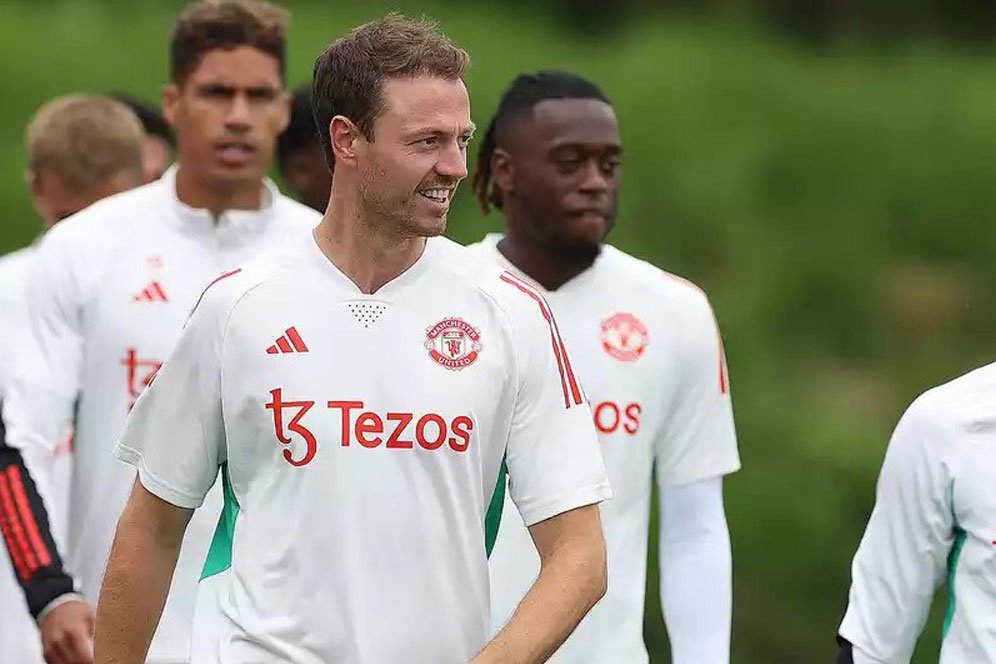 Menghargai Jasa Jonny Evans Menghargai Jasa Jonny Evans