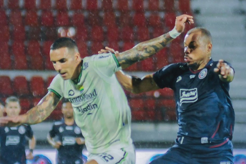 Hasil Arema FC vs Persib Bandung: Skor 3-3 Hasil Arema FC vs Persib Bandung: Skor 3-3