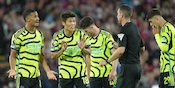 Takehiro Tomiyasu Dikartu Merah, Fans Arsenal Mencak-Mencak: VAR Benar-Benar Tolol!