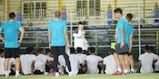 Bek Persija Ungkap Menu Latihan Shin Tae-yong Jelang Timnas Indonesia U-23 Turun di Piala Asia U-23 Bek Persija Ungkap Menu Latihan Shin Tae-yong Jelang Timnas Indonesia U-23 Turun di Piala Asia U-23