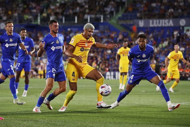 Ronald Araujo Mikir Apa ya? Ronald Araujo Mikir Apa ya?