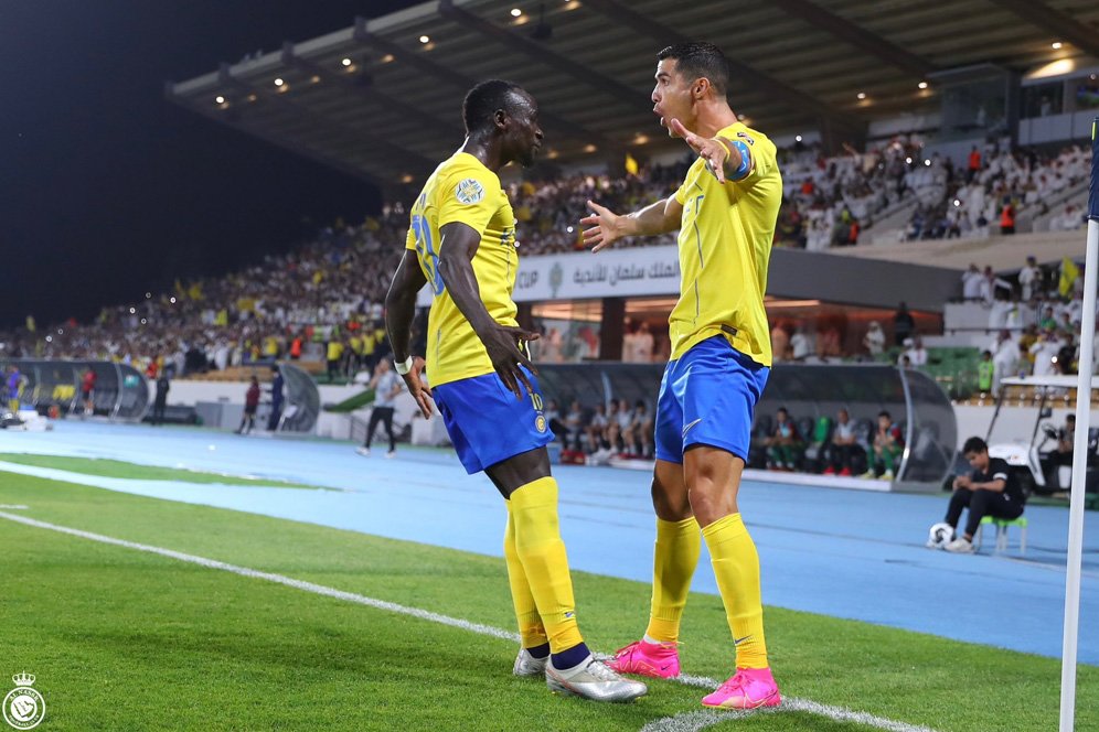 Cristiano Ronaldo Bawa Al Nassr ke Final dengan Gaya: 39 Sentuhan, 5 Tembakan, 1 Gol Penalti Cristiano Ronaldo Bawa Al Nassr ke Final dengan Gaya: 39 Sentuhan, 5 Tembakan, 1 Gol Penalti