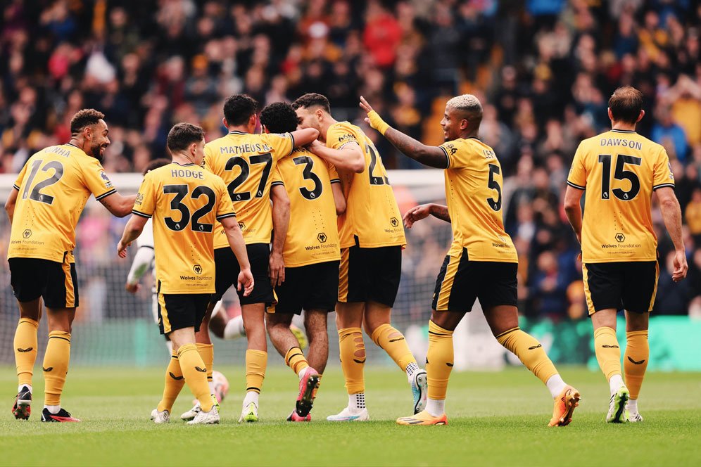 5 Alasan MU Pantang Remehkan Wolves: Tim Tamu Siap Bikin Old Trafford Terdiam! 5 Alasan MU Pantang Remehkan Wolves: Tim Tamu Siap Bikin Old Trafford Terdiam!