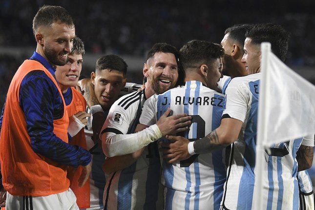 Argentina: 1-0 vs Ekuador, 3-0 vs Bolivia, 1-0 vs Paraguay Argentina: 1-0 vs Ekuador, 3-0 vs Bolivia, 1-0 vs Paraguay
