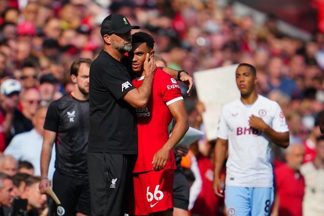 Alexander-Arnold Abaikan Saran Klopp Alexander-Arnold Abaikan Saran Klopp