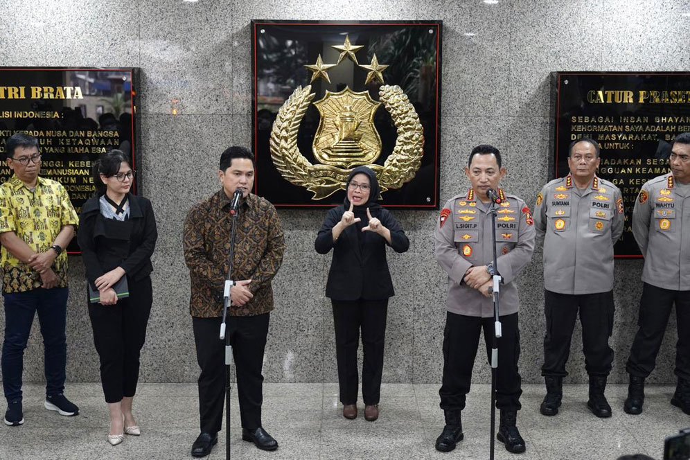 Temu Kapolri Bahas Piala Dunia U-17, Erick Thohir Pastikan Kantor FIFA di Indonesia Dibuka 10 Oktober 2023 Temu Kapolri Bahas Piala Dunia U-17, Erick Thohir Pastikan Kantor FIFA di Indonesia Dibuka 10 Oktober 2023