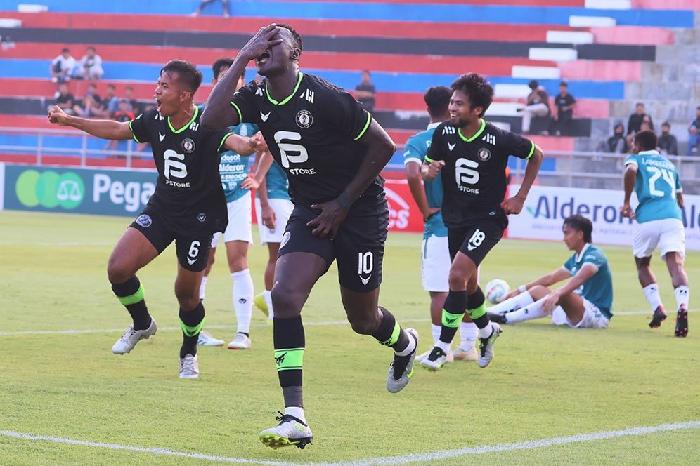Ezechiel NDouassel Menggila di Liga 2