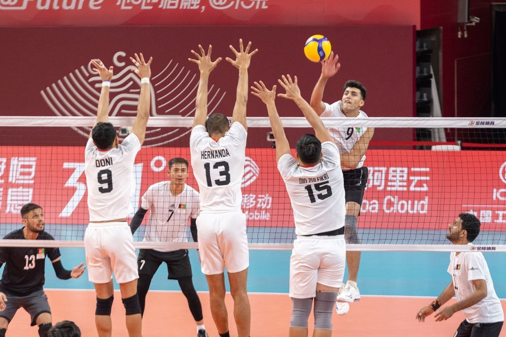 Hasil Voli Putra Asian Games 2023: Sempat Beri Perlawanan Sengit, Indonesia Akhirnya Takluk dari China Hasil Voli Putra Asian Games 2023: Sempat Beri Perlawanan Sengit, Indonesia Akhirnya Takluk dari China