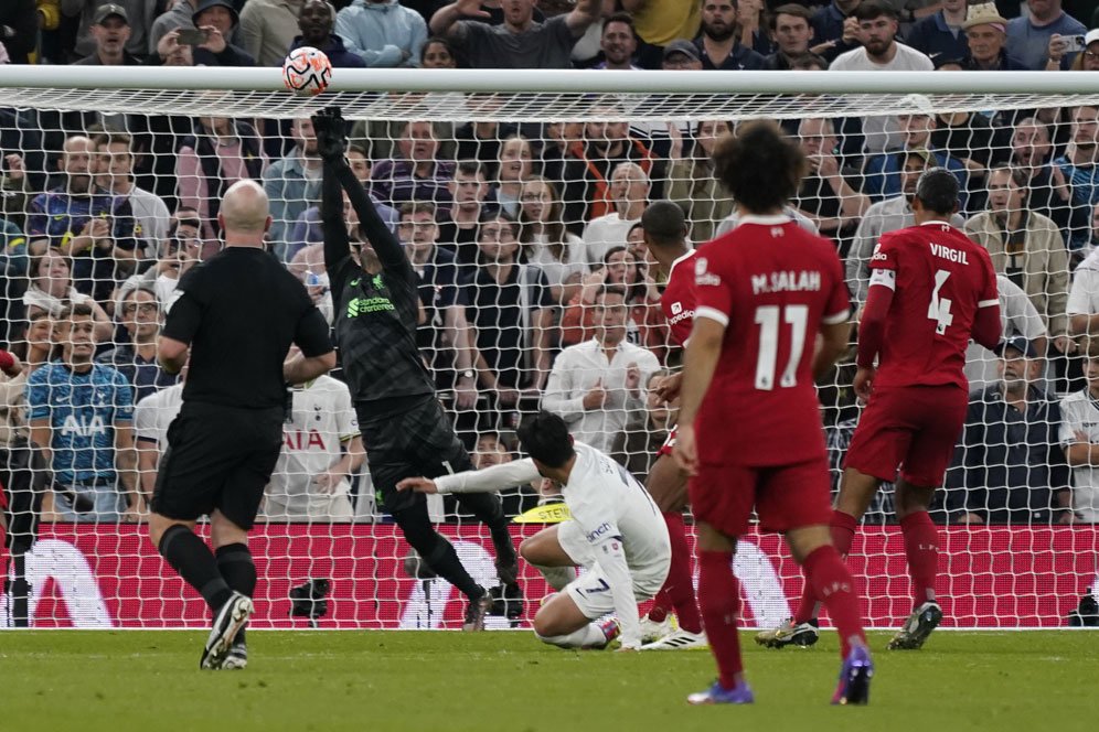 Tottenham vs Liverpool, Alisson Heran EPL tak Gunakan Teknologi Seperti di Piala Dunia 2022 Tottenham vs Liverpool, Alisson Heran EPL tak Gunakan Teknologi Seperti di Piala Dunia 2022