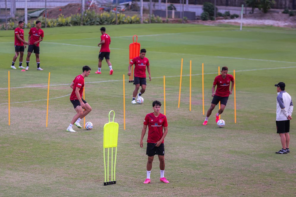 Pakai Rompi Berbeda Saat Latihan, Inikah Bocoran 5 Pemain Inti Timnas Indonesia Lawan Brunei Darussalam? Pakai Rompi Berbeda Saat Latihan, Inikah Bocoran 5 Pemain Inti Timnas Indonesia Lawan Brunei Darussalam?
