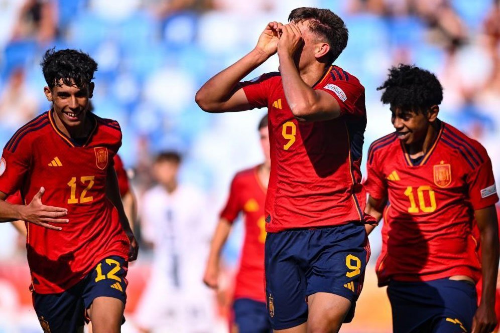 Marc Guiu, Bintang Spanyol dan Barcelona yang Siap Mengguncang Piala Dunia U-17 di Indonesia Marc Guiu, Bintang Spanyol dan Barcelona yang Siap Mengguncang Piala Dunia U-17 di Indonesia