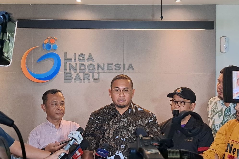 Kisah 2 Penjaga di BRI Liga 1: Andre Rosiade dan Hasnuryadi Sulaiman Berjuang Agar Timnya Selamat dari Degradasi Kisah 2 Penjaga di BRI Liga 1: Andre Rosiade dan Hasnuryadi Sulaiman Berjuang Agar Timnya Selamat dari Degradasi