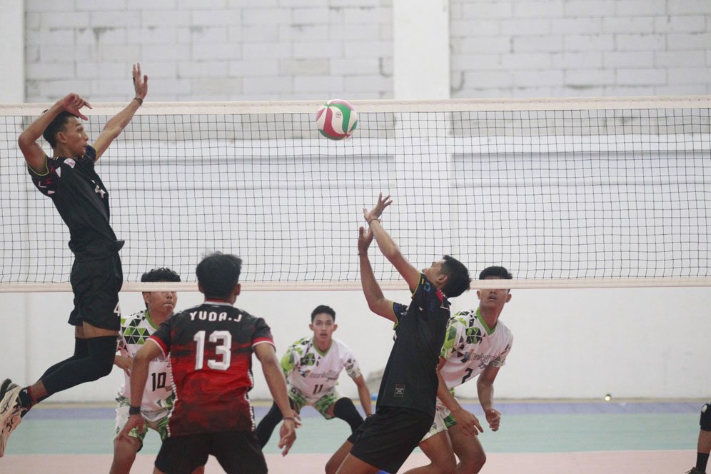 Kejurnas Bolavoli Antarklub Livoli Divisi 1: Putra SDC & Lamongan Megilan Lolos ke Babak Kedua Kejurnas Bolavoli Antarklub Livoli Divisi 1: Putra SDC & Lamongan Megilan Lolos ke Babak Kedua