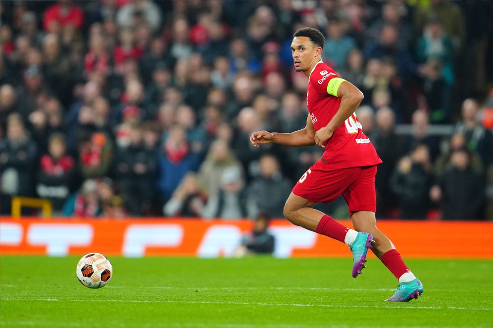 Trent Alexander-Arnold Memang Serbabisa: Bek Sayap, Gelandang, lalu 'Penjaga Gawang' Trent Alexander-Arnold Memang Serbabisa: Bek Sayap, Gelandang, lalu 'Penjaga Gawang'