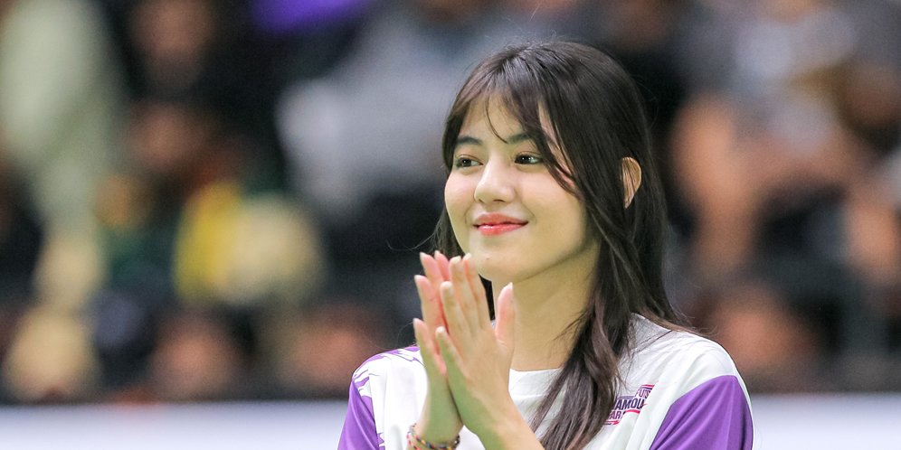 Paras cantik Vonzy di fun match grand final AXIS Nation Cup 2023, Minggu (15/10/2023). (c) Bola.com/M Iqbal Ichsan