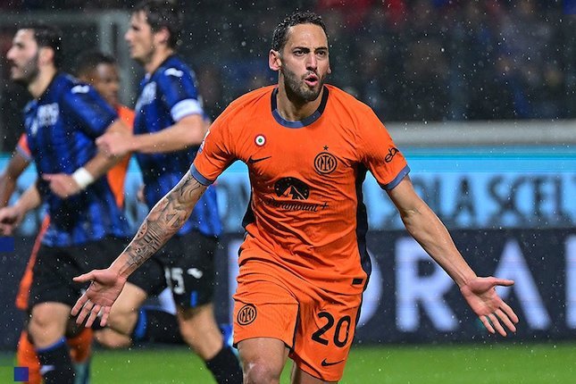 Inter Kalahkan Atalanta Berkat Gol-gol Calhanoglu dan Lautaro