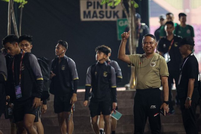 Diserahkan ke Frank Wormuth Diserahkan ke Frank Wormuth