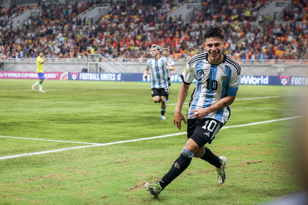 Kerja Keras Man City Sukses, Wonderkid Argentina yang Bersinar di Indonesia Ini Segera Merapat ke Etihad Kerja Keras Man City Sukses, Wonderkid Argentina yang Bersinar di Indonesia Ini Segera Merapat ke Etihad