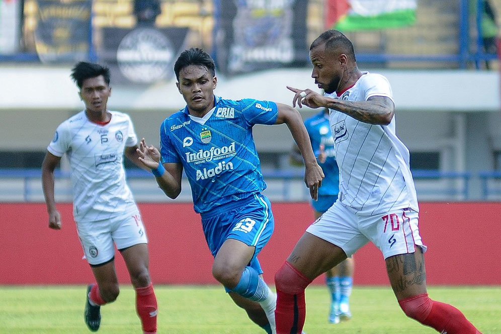 Hasil BRI Liga 1 2023/2024 Persib Bandung vs Arema FC: Skor 2-2 Hasil BRI Liga 1 2023/2024 Persib Bandung vs Arema FC: Skor 2-2
