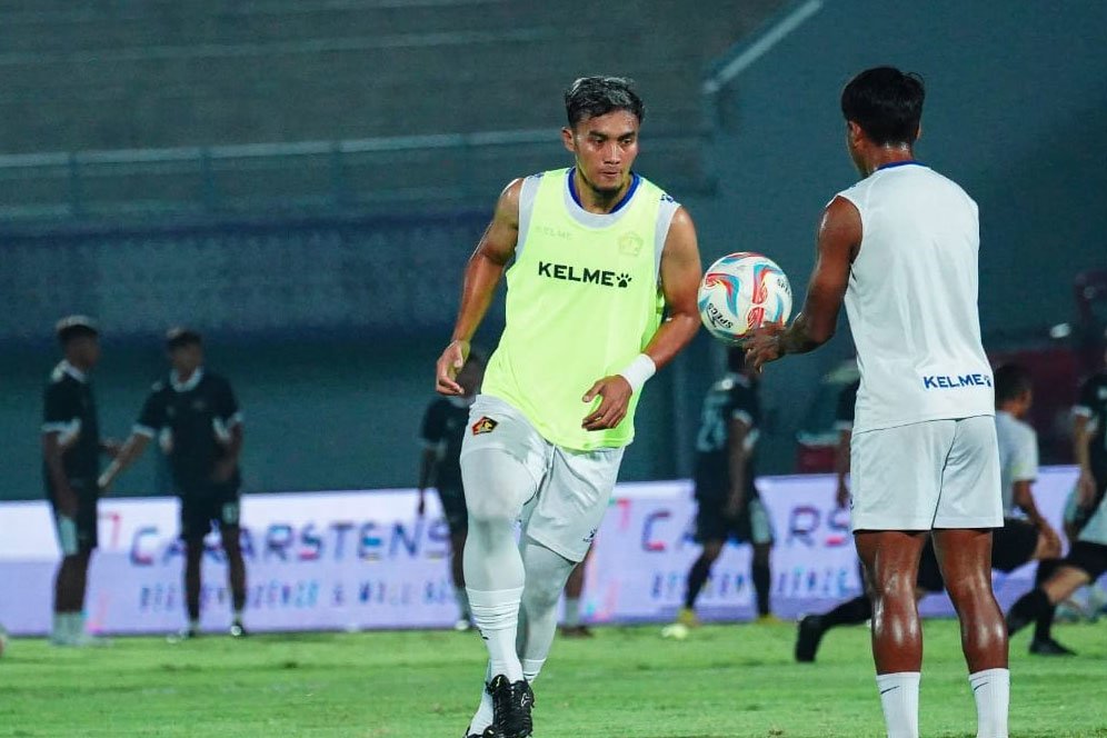 Resmi: Persik Kediri Lepas Gunawan Dwi Cahyo Resmi: Persik Kediri Lepas Gunawan Dwi Cahyo
