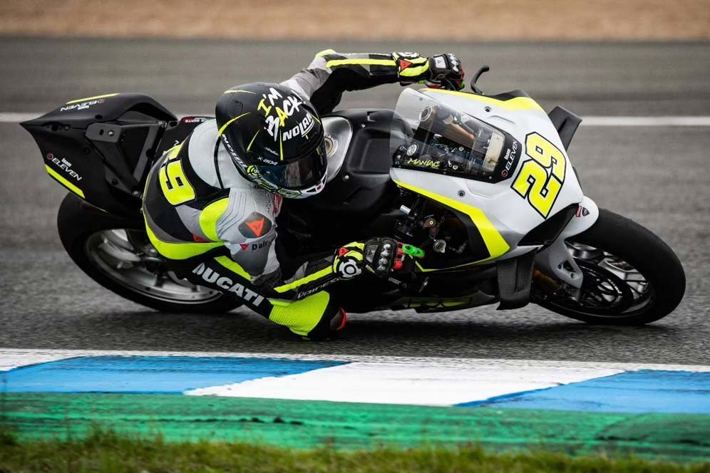 Dilarang Balapan 4 Tahun, Andrea Iannone Kaget Langsung Gaspol di Tes WorldSBK Jerez Dilarang Balapan 4 Tahun, Andrea Iannone Kaget Langsung Gaspol di Tes WorldSBK Jerez