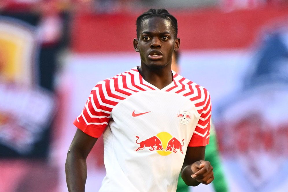 Manchester United Impor Bek Tengah Baru dari Jerman? Manchester United Impor Bek Tengah Baru dari Jerman?