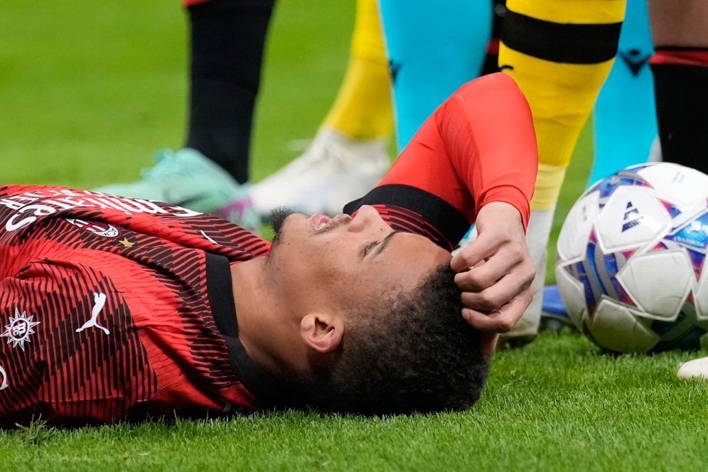 AC Milan Sudah Jatuh Tertimpa Tangga: Sudah Kalah, Badai Cedera Bertambah Parah Pula AC Milan Sudah Jatuh Tertimpa Tangga: Sudah Kalah, Badai Cedera Bertambah Parah Pula