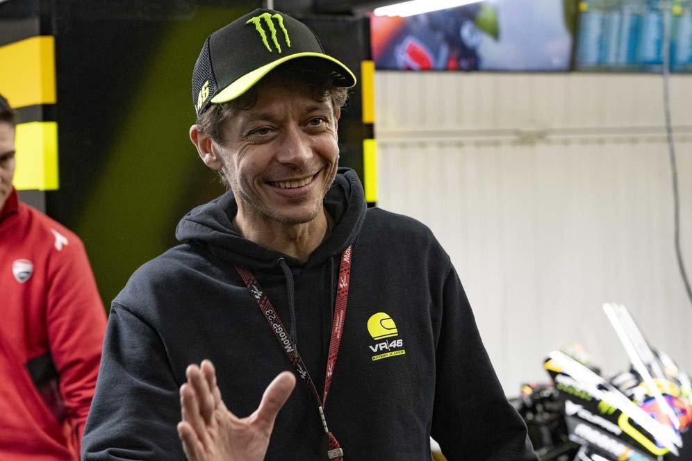 Danilo Petrucci Ungkap Alasan Sepele yang Bikin Valentino Rossi Batal Tertarik Ikut Reli Dakar Danilo Petrucci Ungkap Alasan Sepele yang Bikin Valentino Rossi Batal Tertarik Ikut Reli Dakar