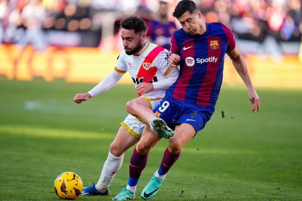 Barcelona Musim Ini: Kurang Beruntung, Dirugikan Wasit, dan Gak Ada Gairah Menang Barcelona Musim Ini: Kurang Beruntung, Dirugikan Wasit, dan Gak Ada Gairah Menang