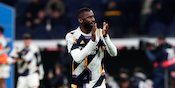 Nacho Dikartu Merah, Bek Tengah Real Madrid Cuma Tinggal Antonio Rudiger