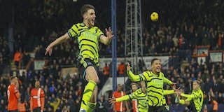Gol Injury Time Declan Rice ke Gawang Luton Bawa Arsenal Comeback dan Mantapkan Posisi di Puncak Klasemen Sementara Liga Inggris