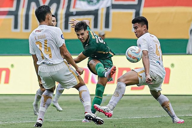 Persebaya Terpuruk Persebaya Terpuruk