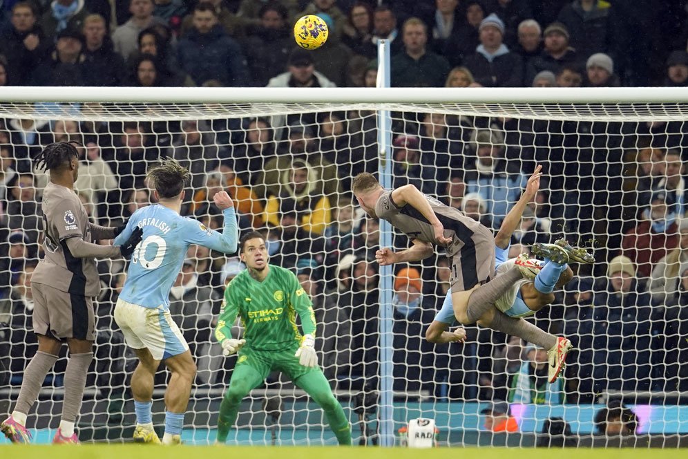 Hasil, Klasemen, dan Top Skor Liga Inggris: City Tertahan, Liverpool, Arsenal, & Chelsea Menang, MU Menangis Hasil, Klasemen, dan Top Skor Liga Inggris: City Tertahan, Liverpool, Arsenal, & Chelsea Menang, MU Menangis