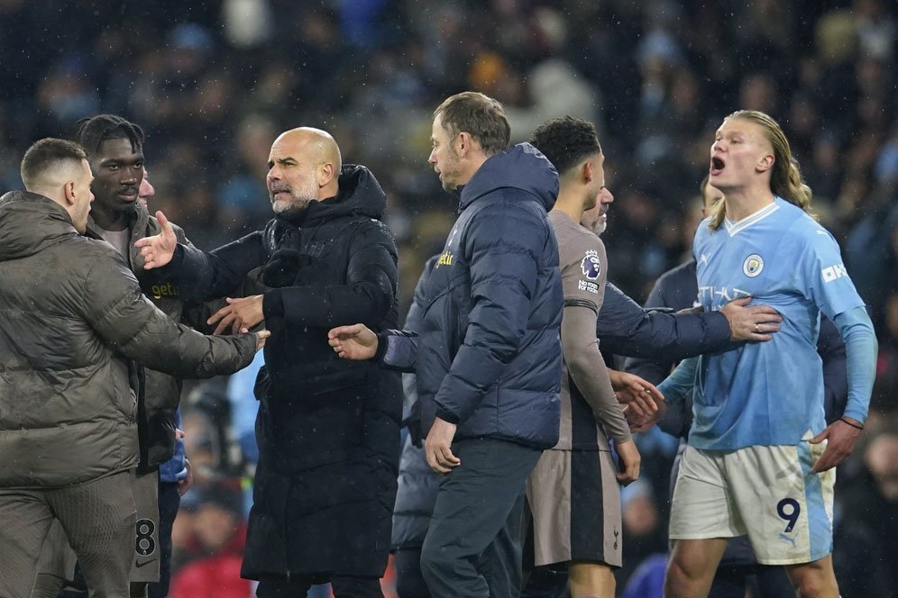 Murka Erling Haaland pada Wasit Simon Hooper: Dari Dunia Nyata hingga Dunia Maya!