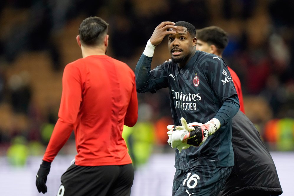 Sudah Tak Tahan Lagi dengan Andre Onana, MU Gercep Bidik Mike Maignan Sudah Tak Tahan Lagi dengan Andre Onana, MU Gercep Bidik Mike Maignan