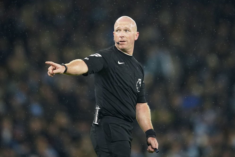 Simon Hooper Dua Kali Untungkan Tottenham: Liverpool dan Manchester City Jadi Korban Simon Hooper Dua Kali Untungkan Tottenham: Liverpool dan Manchester City Jadi Korban