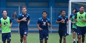 Jelang Lawan Persis Solo, Persib Bandung Pertimbangkan Sosok Pengganti Nick Kuipers Jelang Lawan Persis Solo, Persib Bandung Pertimbangkan Sosok Pengganti Nick Kuipers