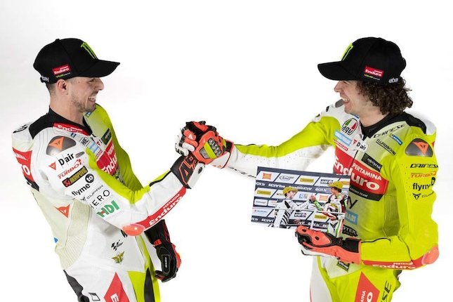 Mengarungi Perjalanan ke MotoGP Bersama-sama Mengarungi Perjalanan ke MotoGP Bersama-sama