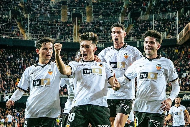 5. Valencia (6 Gelar) 5. Valencia (6 Gelar)