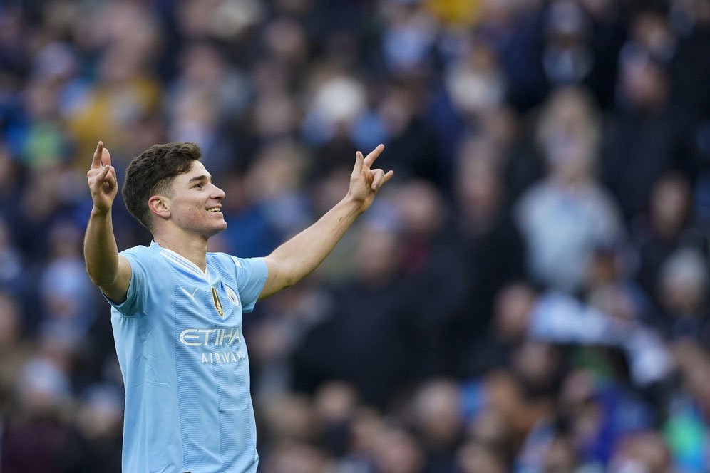 Efek Domino Transfer Julian Alvarez ke Atletico Madrid: Aston Villa dan Napoli Terdampak!