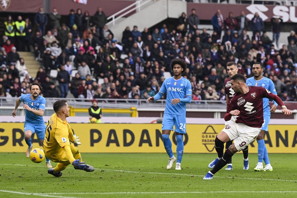 Bukannya Membaik, Napoli di Tangan Mazzarri justru Menukik Bukannya Membaik, Napoli di Tangan Mazzarri justru Menukik