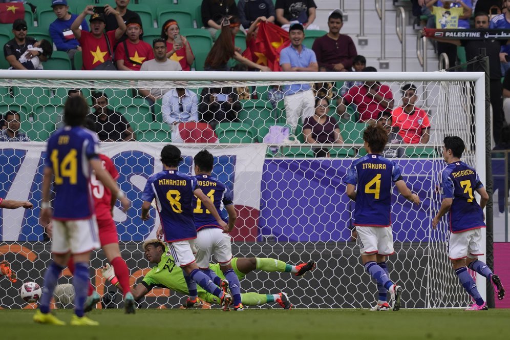 2 Titik Lemah Jepang yang Dieksploitasi Timnas Indonesia: Lini Belakangnya Bapuk Lho! 2 Titik Lemah Jepang yang Dieksploitasi Timnas Indonesia: Lini Belakangnya Bapuk Lho!