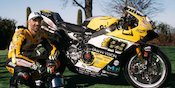 Andrea Iannone Akhirnya Balapan Lagi, Team Go Eleven Pamer Corak Baru Jelang WorldSBK 2024 Andrea Iannone Akhirnya Balapan Lagi, Team Go Eleven Pamer Corak Baru Jelang WorldSBK 2024