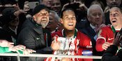 Carabao Cup 2023/2024: Trofi Perdana Virgil van Dijk Sebagai Kapten Liverpool Carabao Cup 2023/2024: Trofi Perdana Virgil van Dijk Sebagai Kapten Liverpool