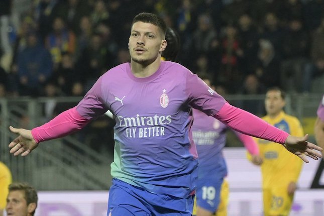 Milan kalahkan Frosinone 3-2 Milan kalahkan Frosinone 3-2