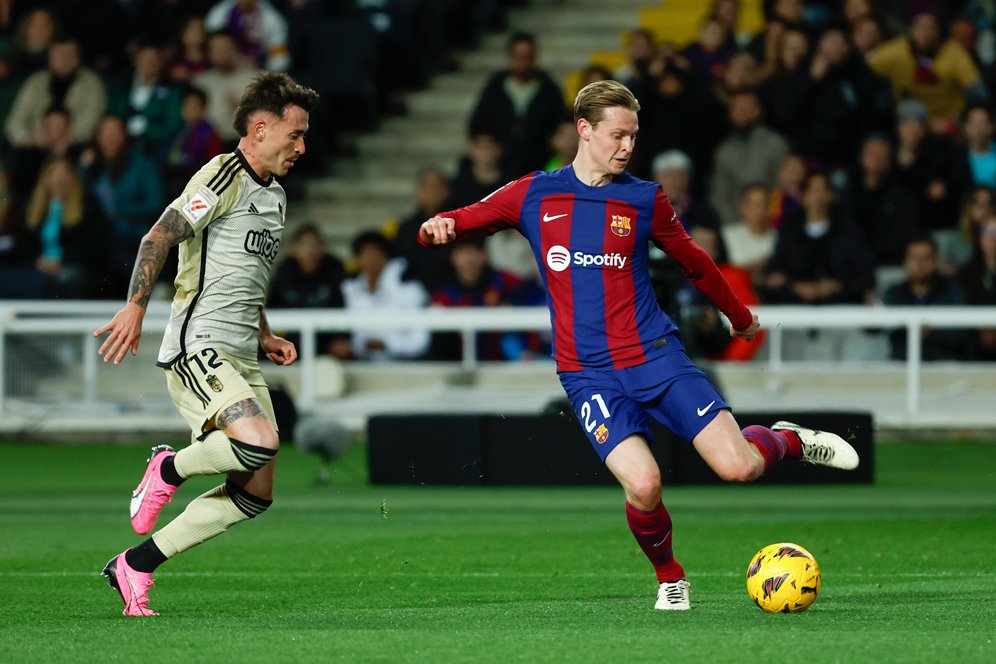 Manchester United Harus Memilih: Frenkie De Jong atau Kobbie Mainoo? Manchester United Harus Memilih: Frenkie De Jong atau Kobbie Mainoo?