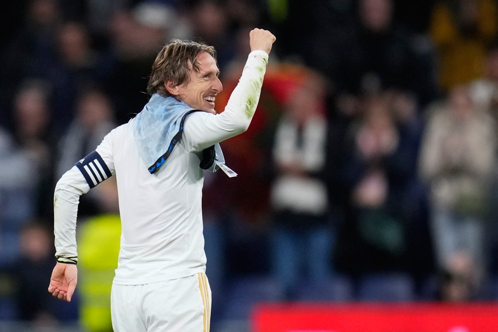 Fix! Luka Modric Akhirnya Konfirmasikan Bakal Bertahan di Real Madrid Fix! Luka Modric Akhirnya Konfirmasikan Bakal Bertahan di Real Madrid