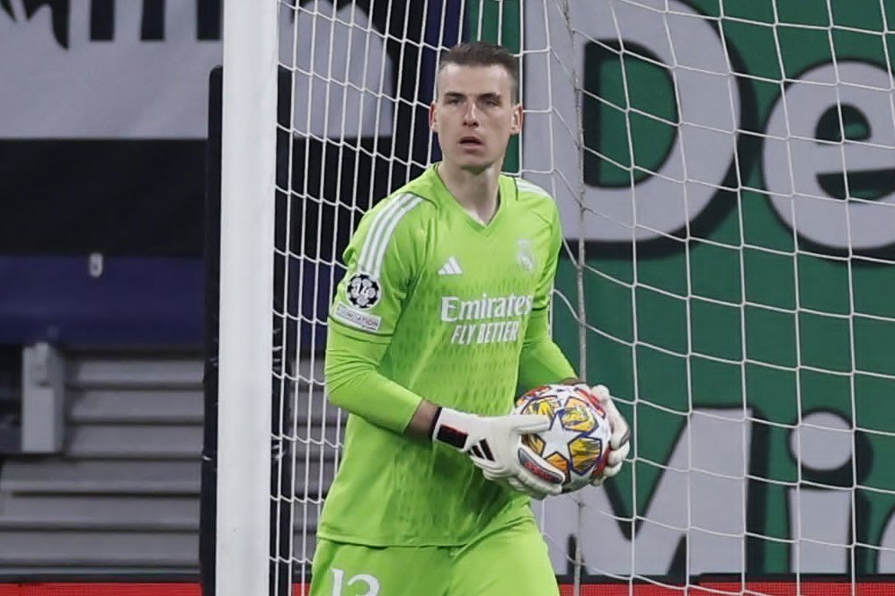 Andriy Lunin Masuk Daftar Belanja Manchester United Andriy Lunin Masuk Daftar Belanja Manchester United