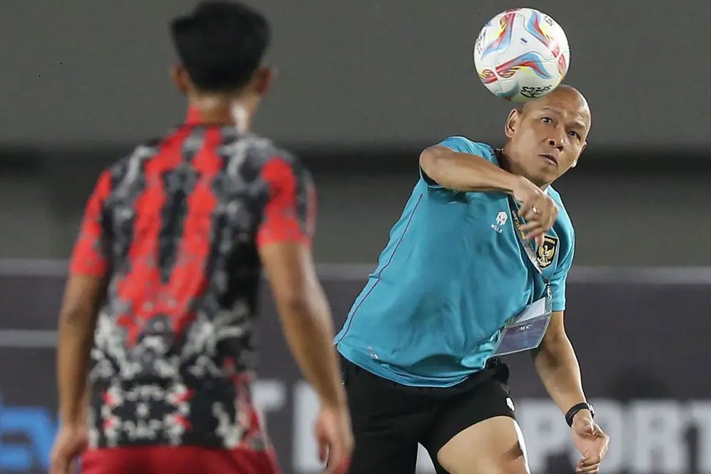 Triple Job! Tangani Timnas Indonesia U-16, Nova Arianto Tetap Jabat Asisten Pelatih Tim Senior dan U-23